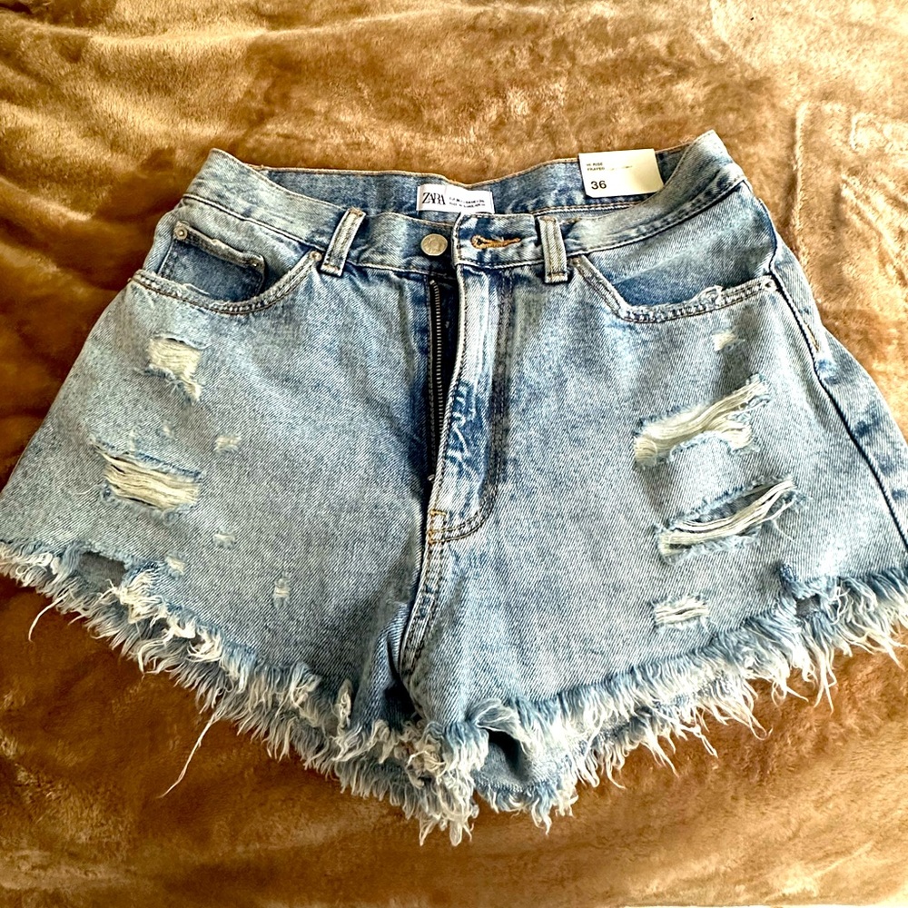 NEW!! Zara distressed high rise denim shorts size 36 | US 4